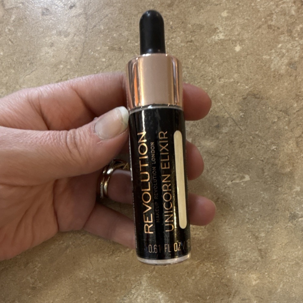 Makeup Revolution Liquid Highlighter Unicorn Elixir 0.61 fl oz